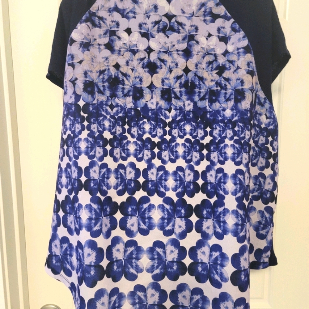 Beautiful Tabot short sleeved top